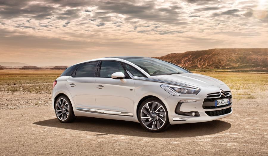  Citroen DS5 2012 года  (фото 16 из 182)